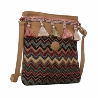 Bohemian crossbody bag with zigzag pattern and tassels