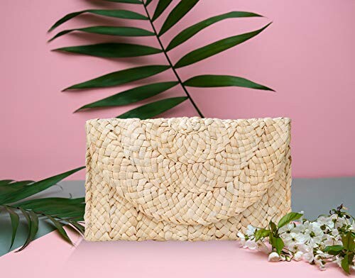ISIYINER Woven Clutch Bag